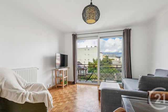 Appartement F2 à louer - 2 pièces - 39.3 m2 - MONTREUIL - 93 - ILE-DE-FRANCE - Century 21 Alexandre Dumas