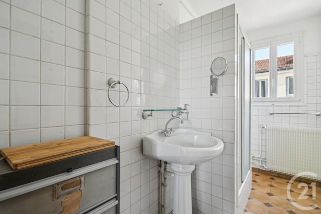 Appartement F2 à louer - 2 pièces - 43.07 m2 - PARIS - 75020 - ILE-DE-FRANCE - Century 21 Alexandre Dumas