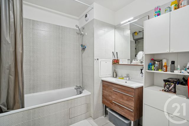 Appartement F3 à vendre - 3 pièces - 56.96 m2 - ROMAINVILLE - 93 - ILE-DE-FRANCE - Century 21 Alexandre Dumas