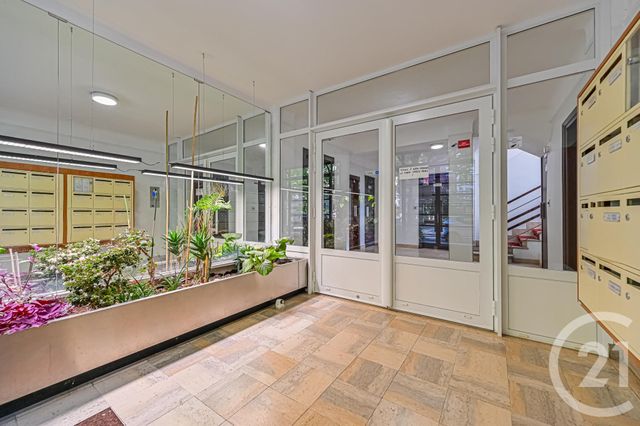 Appartement F3 à vendre - 3 pièces - 69.76 m2 - PARIS - 75020 - ILE-DE-FRANCE - Century 21 Alexandre Dumas