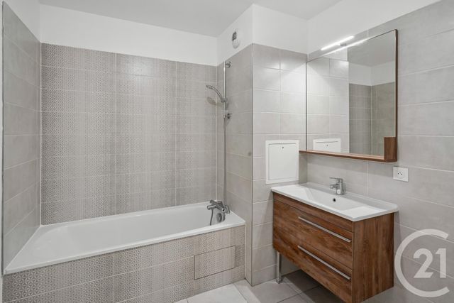 Appartement F3 à vendre - 3 pièces - 56.96 m2 - ROMAINVILLE - 93 - ILE-DE-FRANCE - Century 21 Alexandre Dumas